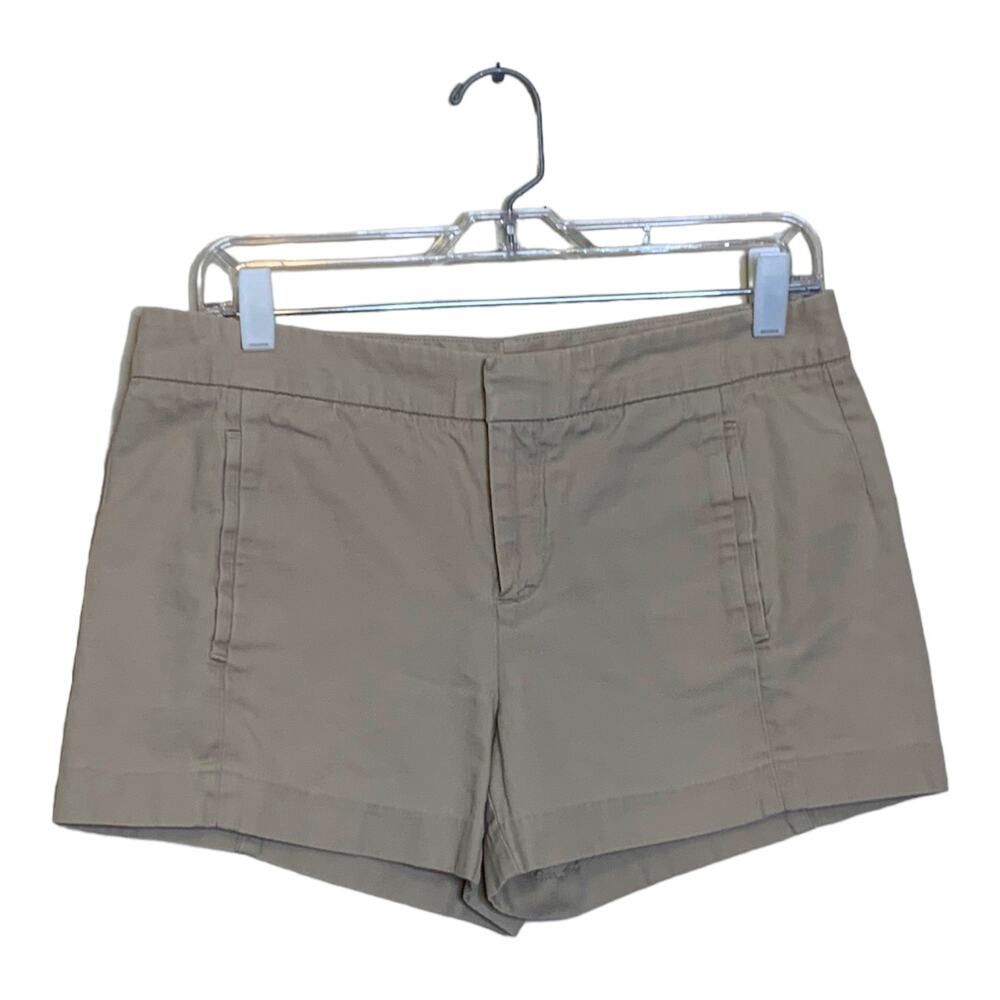 Gap women beige flat front shorts size 4